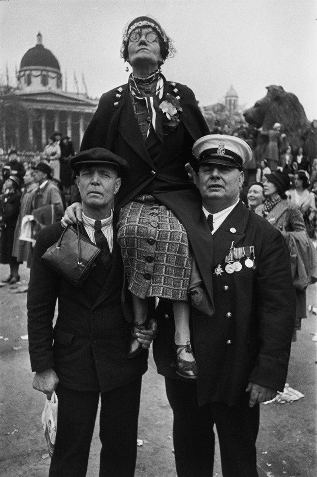 Henri Cartier-Bresson, Couronnement du roi George VI, Trafalgar Square, Londres, Angleterre, 12 mai 1937 © Fondation Henri Cartier-Bresson / Magnum Photos