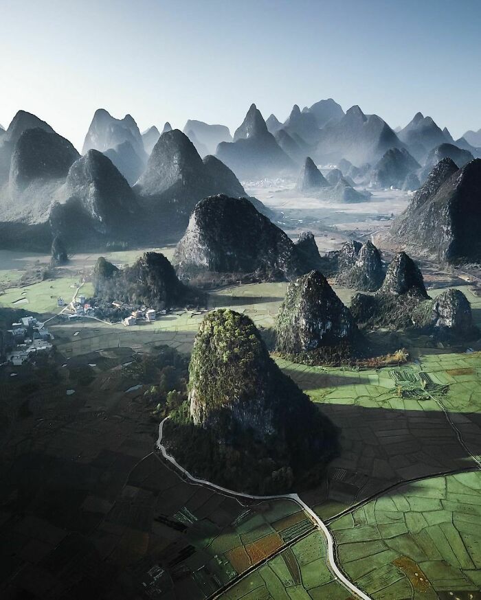 Les montagnes entourant Xingping