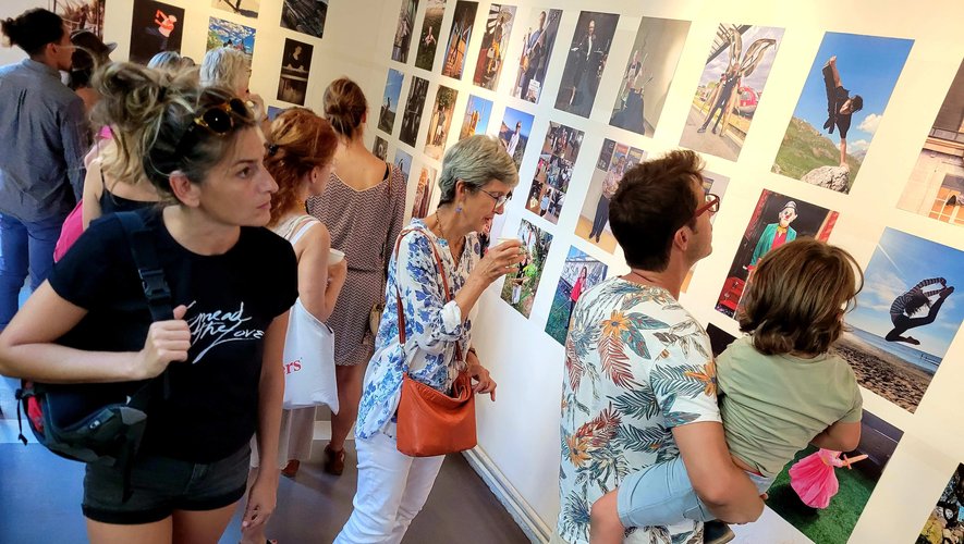 , À Alès, les photos artistiques de 150 Cévenols investissent le Cratère